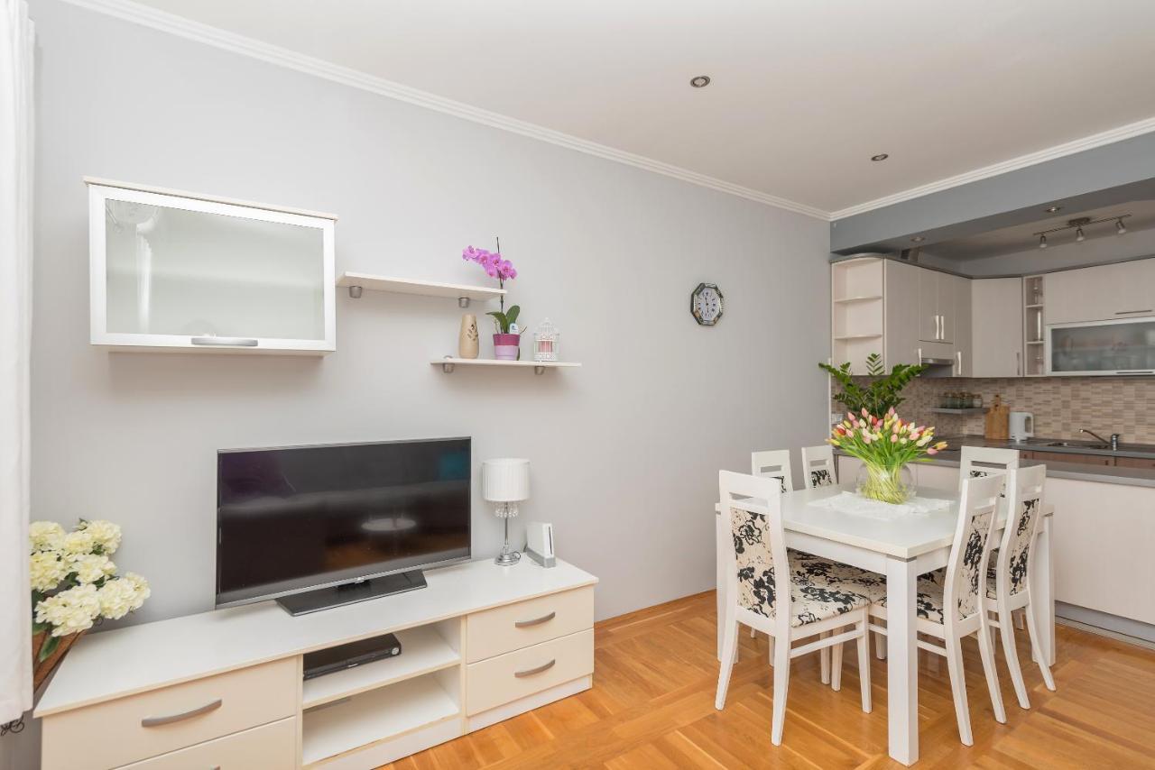 Long Apartment Макарська Екстер'єр фото