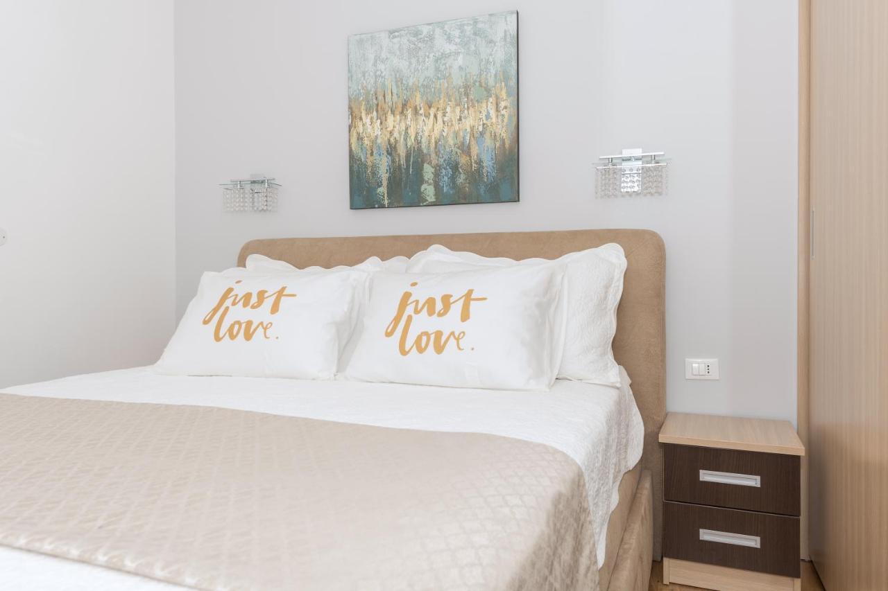 Long Apartment Макарська Екстер'єр фото
