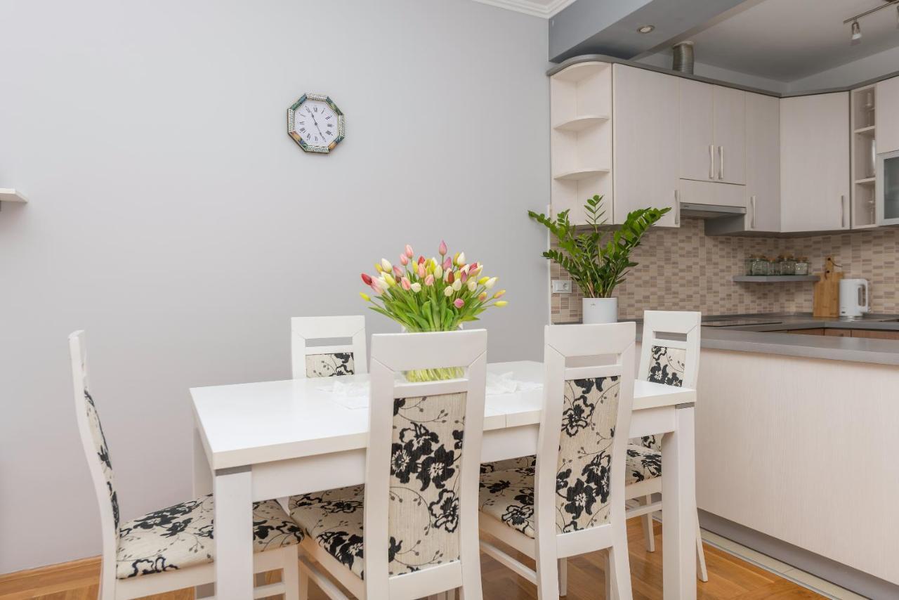 Long Apartment Макарська Екстер'єр фото