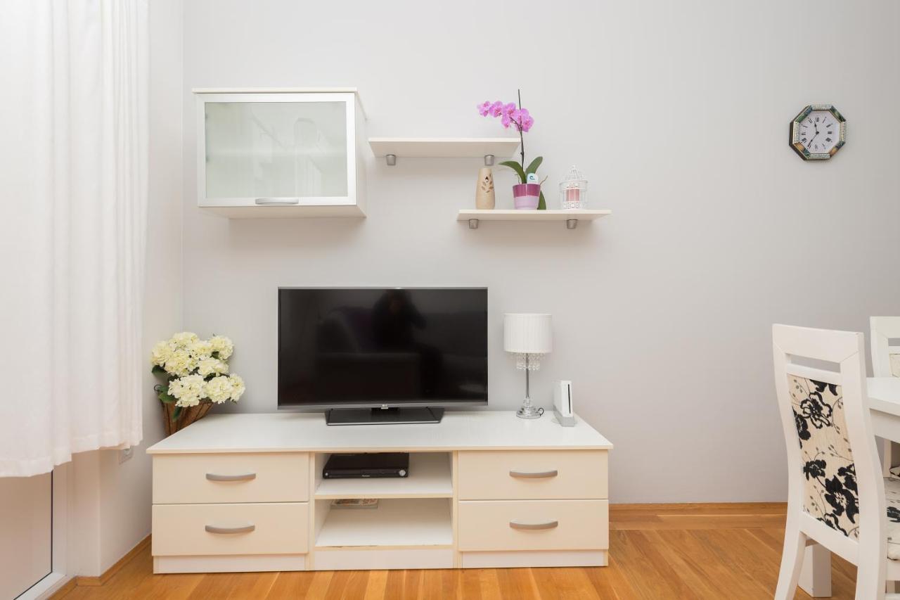 Long Apartment Макарська Екстер'єр фото