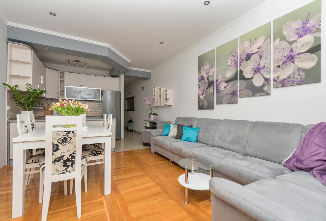 Long Apartment Макарська Екстер'єр фото