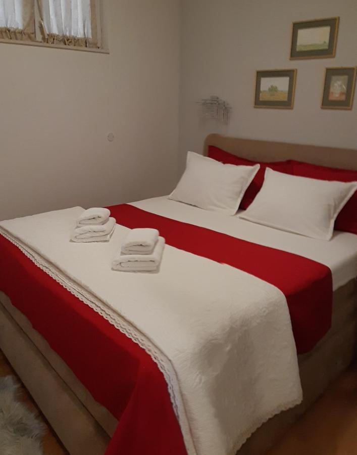 Long Apartment Макарська Екстер'єр фото